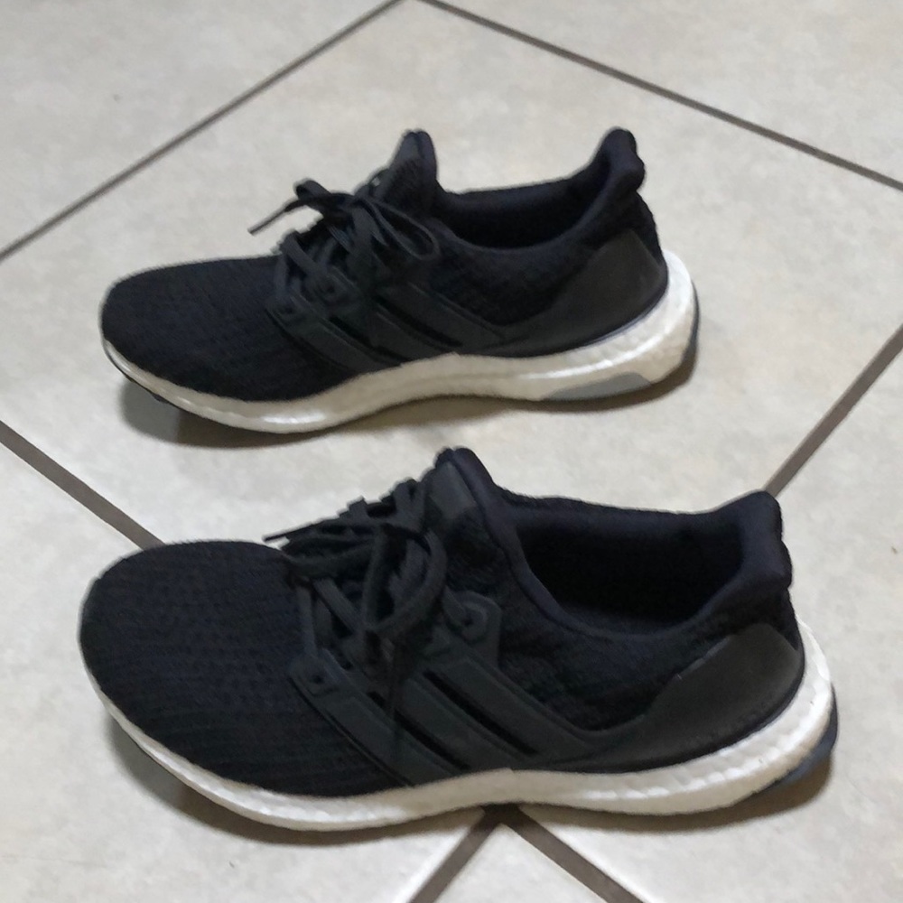 Adidas ultraboost women’s size 7 black
